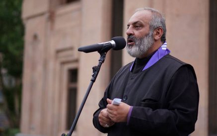 «Կիրանցի փշալարերը շատ խորհրդանշական կերպով պատկերում են, թե իրենք ուր պետք է հայտնվեն». Բագրատ սրբազան