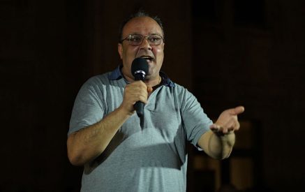 «Ժողովուրդ, բանը-բանից որ անցավ, էդ ինքնաթիռին էլ չենք հասցնելու». Կարեն Բեքարյան