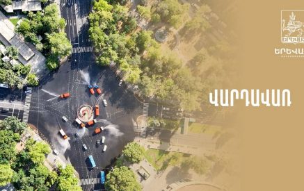 Լվացվել ու մաքրվել են նաև երևանյան արձանները