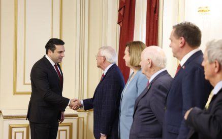 Շնորհակալ ենք ԱՄՆ-ին Հայաստանի ժողովրդավարական տեսլականին շարունակական աջակցության համար. Ալեն Սիմոնյանն ընդունել է սենատոր Ռոջեր Ուիքերի գլխավորած պատվիրակությանը