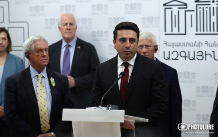 «Գնդակն ադրբեջանական կողմում է»․ Ալեն Սիմոնյանը՝ խաղաղության պայմանագրի ստորագրման ձգձգման հարցի առիթով