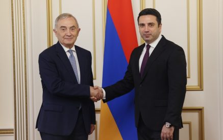 Կոմանեսկուն հույս է հայտնել, որ Հայաստանի նախագահության օրոք կհաջողվի հասնել Սեւծովյան տնտեսական համագործակցության կազմակերպության առջեւ դրված նպատակների իրականացմանը