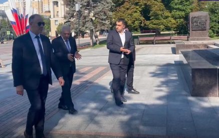 ՌԴ-ում ՀՀ դեսպան Վաղարշակ Հարությունյանն այցելել է Բելգորոդում ավերված շենք
