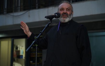 «Արցախը պարզապես հանձնել են». Բագրատ սրբազան
