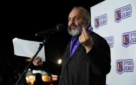 «Սա իմ անձնական պայքարն է». Բագրատ սրբազանը կոչ է անում սեպտեմբերի 2-ին գնալ Արցախի ներկայացուցչություն
