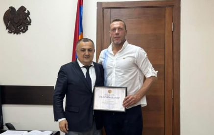 «Դուք, անկասկած, եղել եք անկախ Հայաստանի ազգային հավաքականի խորհրդանիշներից մեկը». Կարեն Գիլոյանը` Ռոման Բերեզովսկուն