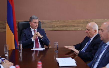 Գնել Սանոսյանը շնորհավորել է կոմիտեի նախագահ Միհրան Խաչատրյանին` ծննդյան 70-ամյակի կապակցությամբ
