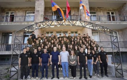 «Ծրագրի հիմքում հայրենասիրությունն է». Արցախի նախագահը զրուցել է բանակումի մասնակից երիտասարդների հետ