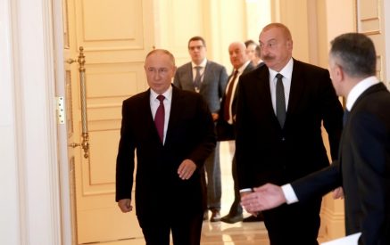 «Շեհիդների պուրակ», ծնկաչոք հարգանքի տուրք ադրբեջանական գերեզմաններին. Պուտինի «ցնցող» այցը Բաքու