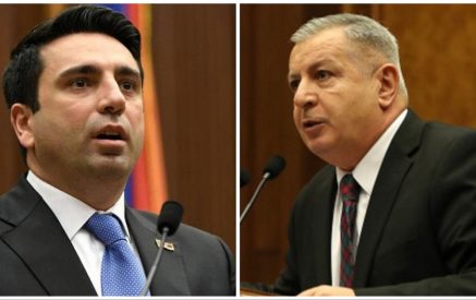 «Հիմա օրենք ենք ընդունում: Առավոտյան հարցրեք. եթե մի քաղաքացի իմանա ինչի մասին է, ես ականջներս կկտրեմ». Սերգեյ Բագրատյանը հակադարձեց Ալեն Սիմոնյանի իրեն արած դիտողությանը
