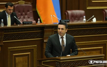 «Դուետ արեցիք եկեղեցականի հետ, էդ դուետն էլ ոնց որ լավ չի վաճառվում»․ Ալեն Սիմոնյանը՝ ընդդիմությանը