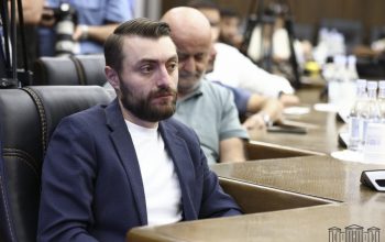 «ՔՊ կուսակցության շտաբում էլ կարծում են, որ «Ուժեղ Հայաստանը» փող բաժանողների կուսակցություն է, եւ դա պետք է իրավական հետեւանքներ ունենա»․ Արեն Մկրտչյան