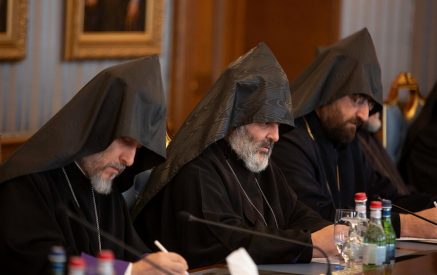 «Ընտրությունն իրենն է»․ Արշակ սրբազանը՝ Բագրատ սրբազանի՝ վարչապետի թեկնածու դառնալու մասին