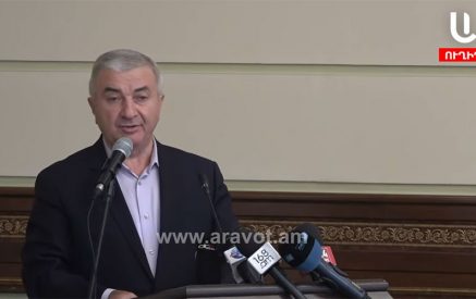 Ինչո՞ւ «միացում» կարգախոսից «անկախություն» կարգախոսին անցում կատարվեց․ Աշոտ Ղուլյանը՝ Արցախի հանրապետության հռչակման մասին