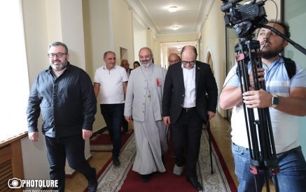 Խոստովանության ժամ էլ կարող է լինել՝ ինչու են զազրախոսել. Բագրատ սրբազանը՝ ՔՊ-ականների հետ հնարավոր հանդիպման մասին