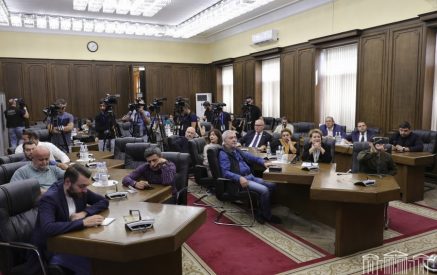 «Հեռուստացույցի դիմաց նստած տատիկը նայեց էս ամենը եւ շրջվեց պապիկի կողմն ու ասաց՝ բա լավ, վերջը հոսանքի անջատումները երբ են վերանալու»