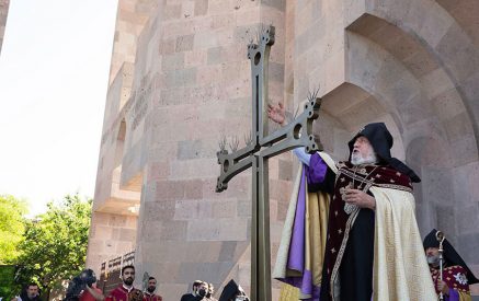 Մյուռոնի ծիսական կիրառությունը Հայոց եկեղեցում