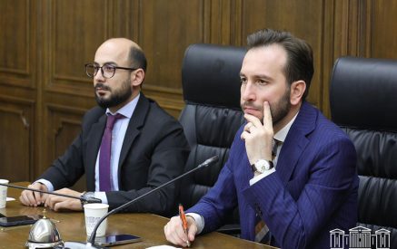 ՔՊ խմբակցության նիստում քննարկել են Հեռուստատեսության և ռադիոյի հանձնաժողովի անդամի ընտրության հարցը