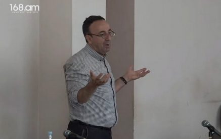 Հրայր Թովմասյանն արդեն չորրորդ օրը հանդես է գալիս պաշտպանական ճառով ու հասել է մեղադրական եզրակացության 13-րդ էջին