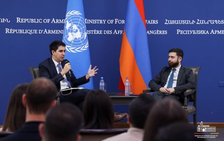 Երևանում գտնվող ՄԱԿ Գլխավոր քարտուղարի երիտասարդության հարցերով փոխտեղակալ Ֆելիպե Պաուլիերը հանդիպում են ունեցել Հայաստանի երիտասարդական կազմակերպությունների ներկայացուցիչների, հասարակական գործիչների և երիտասարդ դիվանագետների հետ