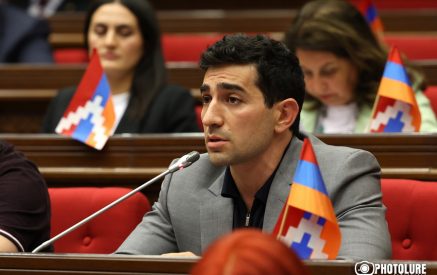 «Վարչապետը, ԱԱԾ տնօրենը ու ՀՔԾ պետը քննարկում էին, թե ինչպես են կալանքի տանում մարդկանց, հիմա՞ էլ է այդպես»․ հարց Նիկոլ Փաշինյանին