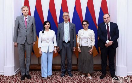Վենետիկի հանձնաժողովի պատվիրակության անդամները հանդիպել են ընդդիմադիր պատգամավորներին