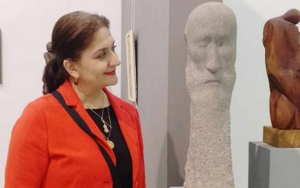 Կոմիտասը հատուկ ուշադրություն էր դարձնում կին երաժիշտների ուսումնառությանը, նրանց կատարողական հմտությունների զարգացմանը և երկացանկի կատարելագործմանը