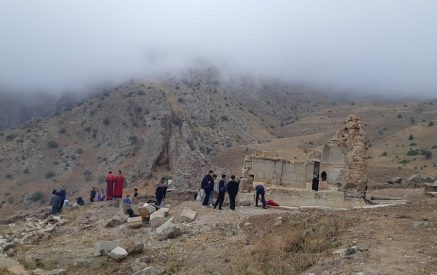 Երկար դարեր անց առաջին անգամ Պատարագ մատուցվեց պեղումների ընթացքում հայտնաբերված եկեղեցում