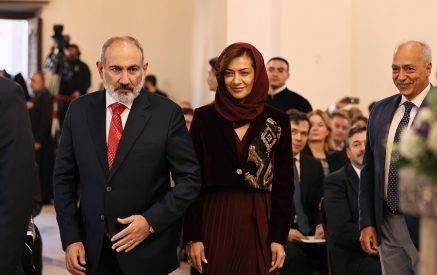 Նիկոլ Փաշինյանը ներկա է գտնվել Մայր տաճարի վերաօծման արարողությանն ու մատուցված Սուրբ պատարագին