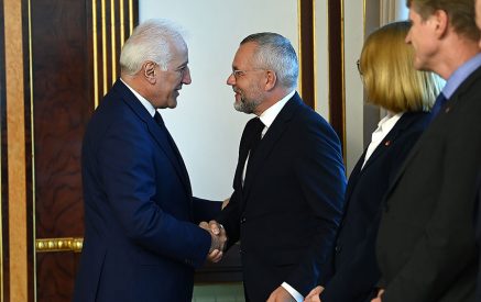 ՀՀ նախագահն ու ԳԴՀ Բունդեսթագի արտաքին հարաբերությունների հանձնաժողովի նախագահը քննարկել են տարածաշրջանային զարգացումները