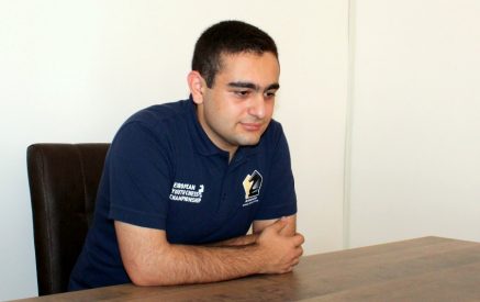 Կապանցի շախմատիստը Սյունիքի մարզպետի կողմից անվանական ժամացույցի ու դրամական խրախուսանքի է արժանացել