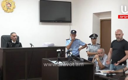 «Տենց էլ գիտեի, որ վարչապետ բառիս վրա ռեակցիա կտաք»․ Արմեն Աշոտյանը՝ Վահե Դոլմազյանին