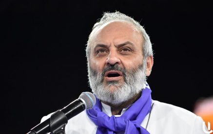 Բագրատ սրբազան. «Մենք բացարձակ տրամադրություն չունենք դահլիճներում, սահմանափակ միջավայրերում անցկացնել մեր միջոցառումների առաջիկա ողջ ընթացքը եւ հոկտեմբերի 2-ից նոր փուլ ենք մուտք գործում, որը ես կոչել եմ հաղթանակի եւ լույսի շրջան»