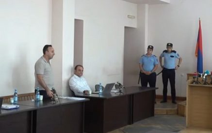«Հինգ րոպե ընդմիջում տվեք, հասկանամ` ի՞նչ է ասելու տիկին Սակովան, նստեմ, իմ վերաբերյալ պաշտպանական խոսք լսեմ, որն ընդհանրապես չգիտեմ՝ ի՞նչ է»․ Հրայր Թովմասյան