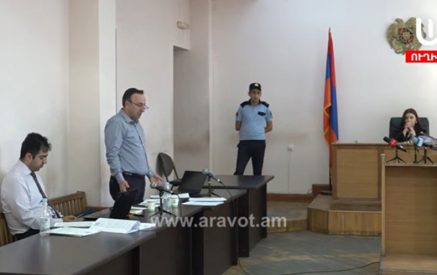 «Րաֆֆի Հովհաննիսյանին հիշեցի․ բերեք ստի դետեկտոր, բերեք Աստվածաշունչ, ձեռքս դնեմ ու երդվեմ, որ ես Տարոն Թովմասյանին չեմ հանդիպել»․ Հրայր Թովմասյան