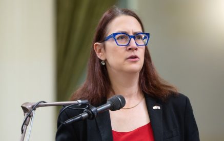 Լօրա Ֆրիտմըն Ատրպէյճանին հայ գերիները ազատ արձակելու կոչ կ՛ընէ. «Ասպարեզ»