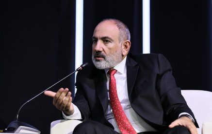 Ան պնդեց, թէ աւանդական հայրենասիրութիւնը «քանդիչ» է եւ պիտի առաջնորդէ անկախութեան կորուստին, ամբողջութեամբ անարգելով Սփիւռքի 7 տասնամեակներու պայքարը՝. «Ասպարեզ»