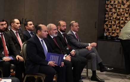 Ինչո՞ւ էին հայ պաշտոնյաները համաժողովի պանելային քննարկման ժամանակ անգլերեն խոսում․ ՀՀ «Լեզվի մասին» օրենքի խախտո՞ւմ չէ