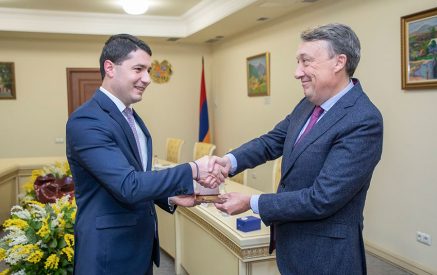 Էրիկ Դե Մույնքը նշել է, որ իր այցը ՀՀ քննչական կոմիտե նպատակ ունի որոշակիացնելու այն կարիքներն ու ոլորտները, որոնց ուղղությամբ ջանքերի համատեղումն առավել նպատակային կարող է լինել