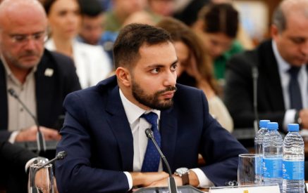 Արմեն Գալջյան. Այս պահին Պեդրո Զարոկյանին մանդատից զրկելու մասով վերջնական որոշում չունենք, բայց նրա վարքը քննարկման առարկա պետք է դառնա. «Ժողովուրդ»