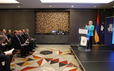Հայաստան ժամանող օտարերկրյա պատվիրակություններին, հայտնի գործիչներին պետք է դիմավորել աղ ու բրնձով. «ՉԻ»