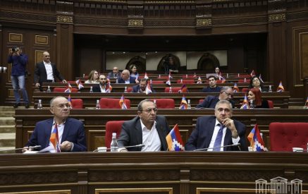 «Միգուցե ճիշտ կլիներ այն 1 մլրդ-ը, որը «պադավատների» վրա եք մսխել, ուղղեիք Գյումրիում ծրագրերի իրականացմա՞նը»