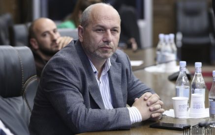 «Եթե մեր իրավապահ մարմինները մի քանի օր տաքսի վարեն, մեծ թվով թմրամոլների եւ հողը փորողների կհայտնաբերեն»․ Գեղամ Նազարյան