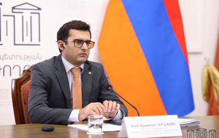 Շատերը չէին օգտվում համայնքային տրանսպորտից, քանի որ չէին ցանկանում գազելներում կռացած երթևեկել. Հակոբ Արշակյան