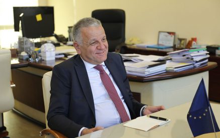 Զարեհ Սինանյանն ու Վասիլիս Մարագոսը քննարկել են սփյուռքի տարբեր շրջանակների ներգրավվածությանը Հայաստանում իրականացվող զարգացման ծրագրերում