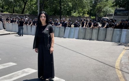 «Հետաքրքիր է՝ եթե այդ նույն Մետաքսեն Արցախում որեւէ նախագահի մասին ըտենց արտահայտություն աներ, իր հետ ի՞նչ էր լինելու»․ Ալեն Սիմոնյան