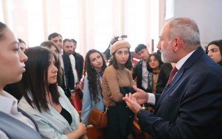 Ի վերջո պետք է դուրս գանք այն տրամաբանությունից, որ բոլորը պետք է լինեն բարձրագույն ավարտած, դա վնասակար միտում է. Նիկոլ Փաշինյան