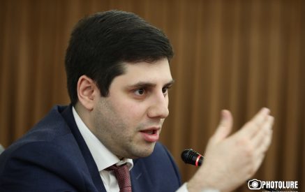 «Եթե մինչեւ երեկո էլ այդ հարցը կրկնեք, չեմ հոգնելու, ասելու եմ, որ մեկնաբանություն չեմ տալիս». Սուրեն Գրիգորյանն իր՝ արդարադատության նախարար դառնալու մասին