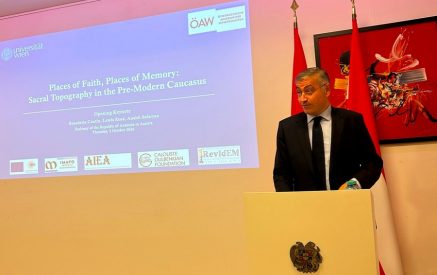 Դեսպան Պապիկյանը շեշտեց «Հավատքի, հիշողության վայրեր» գիտաժողովի կարևորությունը Ադրբեջանի կողմից պատմության կեղծման փորձերին հակազդելու համատեքստում