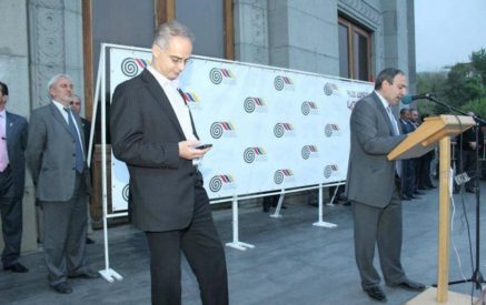 Լեւոն Զուրաբյան. Հակառակ իր պնդումներին, նա ՀՀ նորանկախ պատմության մեջ ամենավախկոտ ու անվճռական ղեկավարն է. «Հրապարակ»